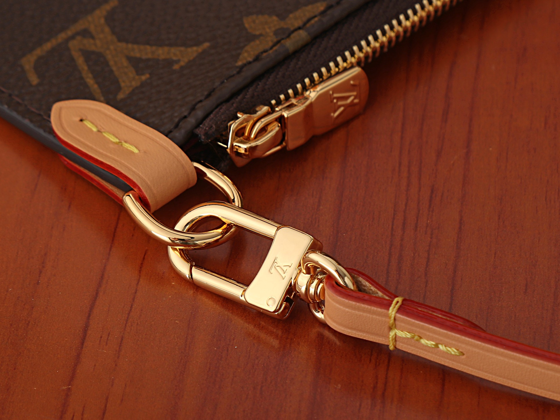 LV All In MM M29628 21x24x16cm