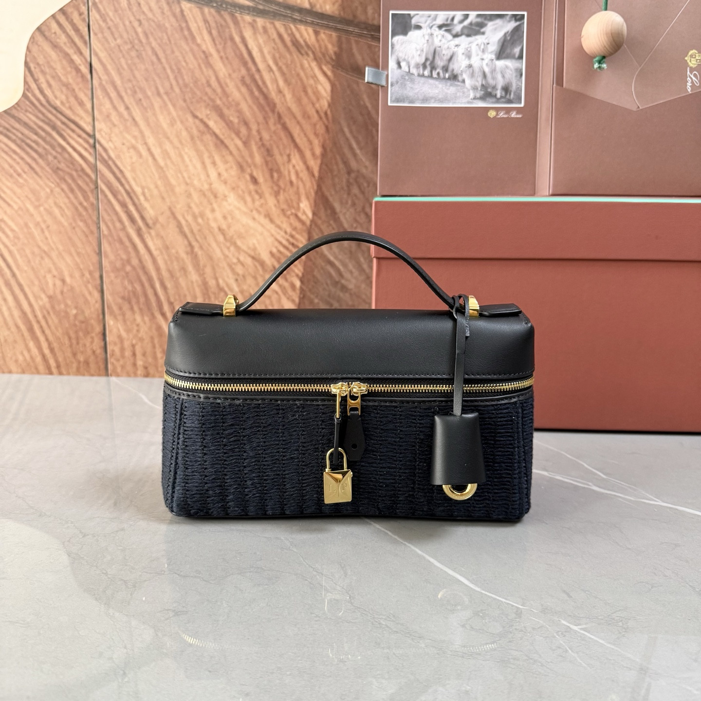 L**o p*ana extra bag l23 deep blue 23x12x7cm