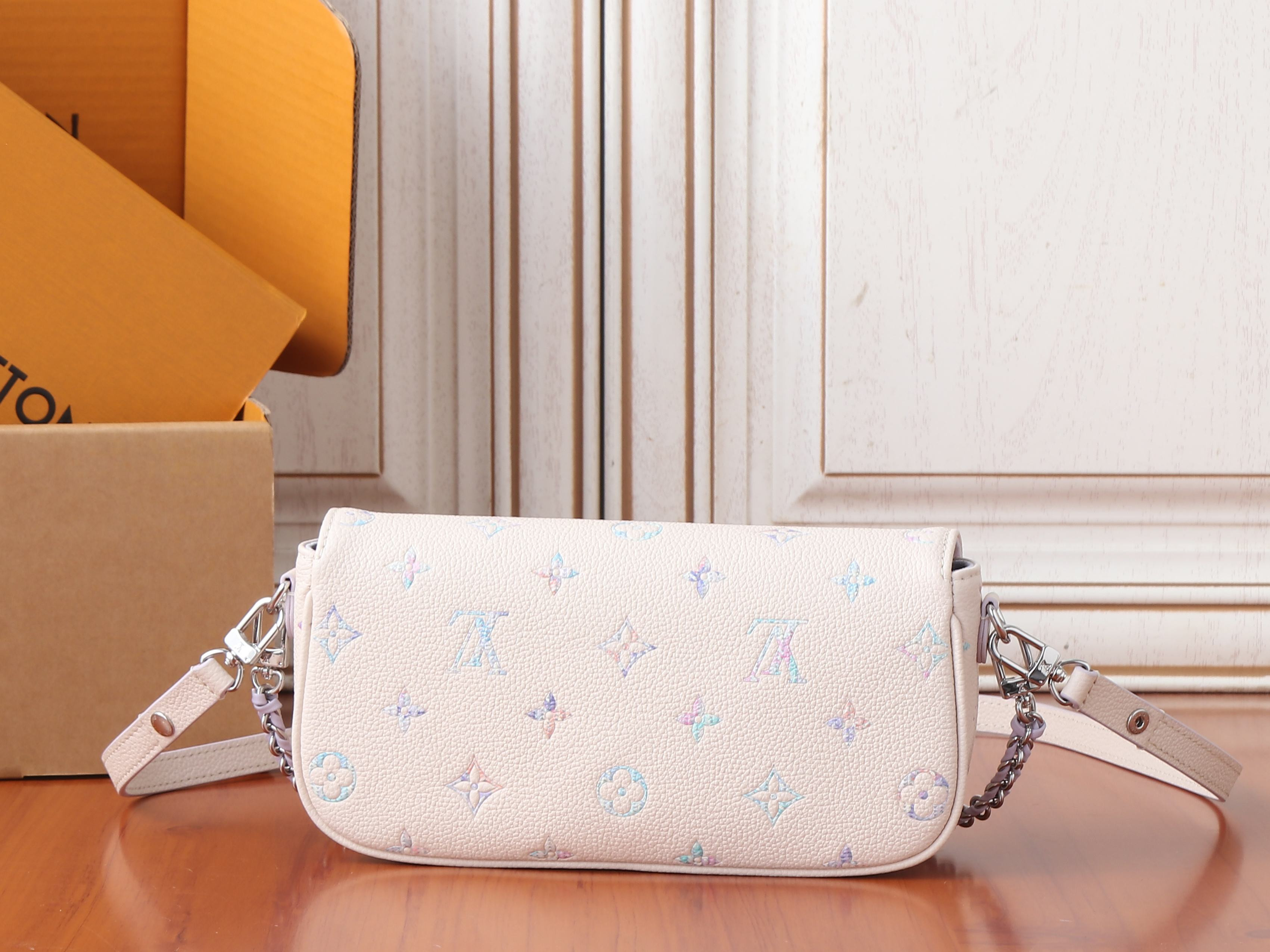 LV Wallet On Chain Ivy M29770 23.5x12x4.3cm