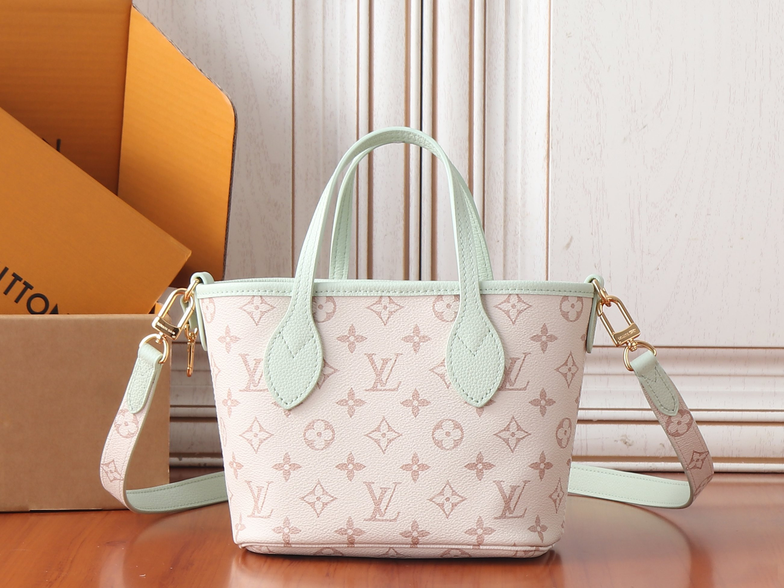 LV Neverfull Inside Out BB M2A465 26.5x16.5x11cm