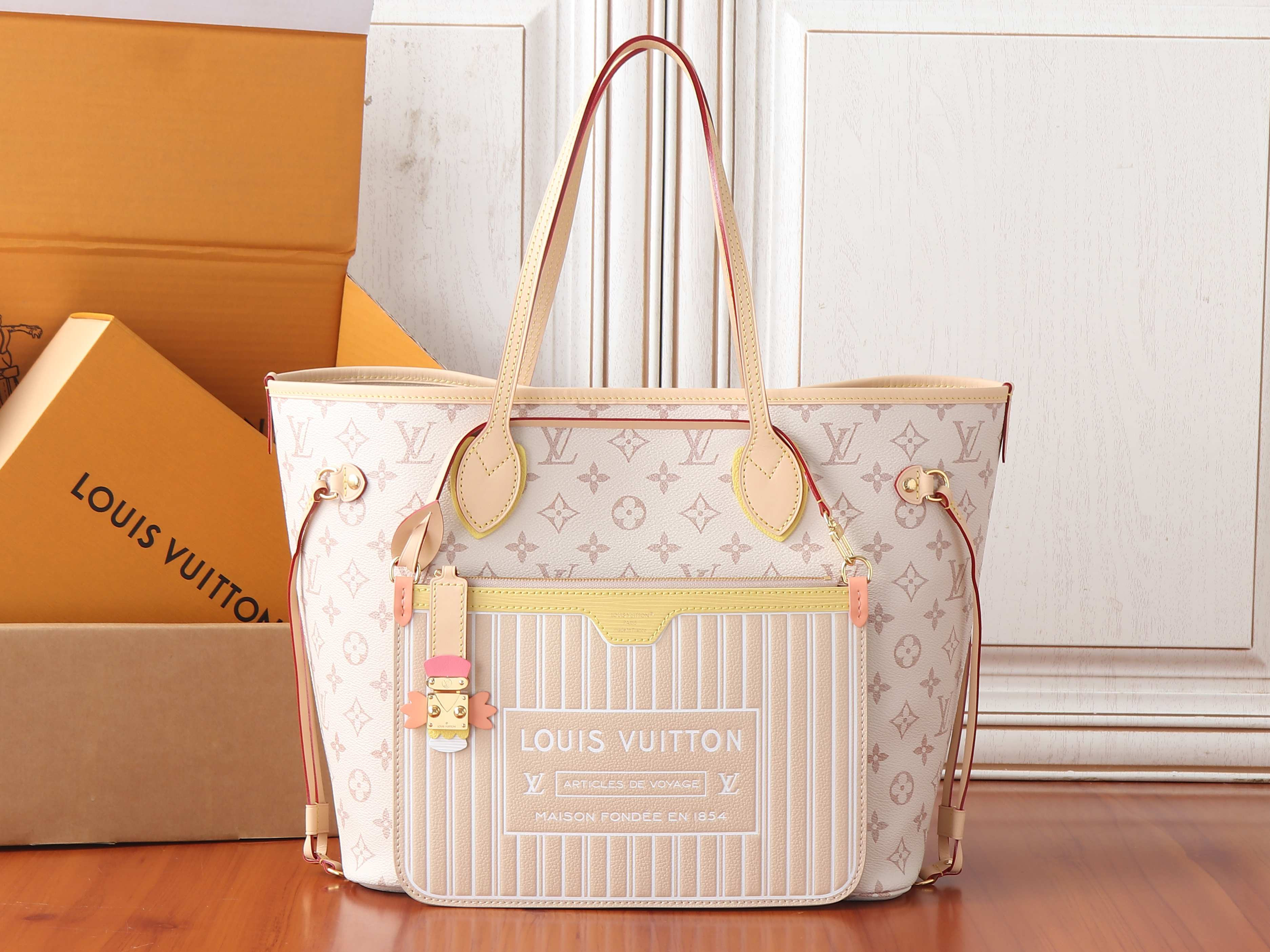 LV Neverfull Inside Out MM M2A095 31x28x14cm Without Box