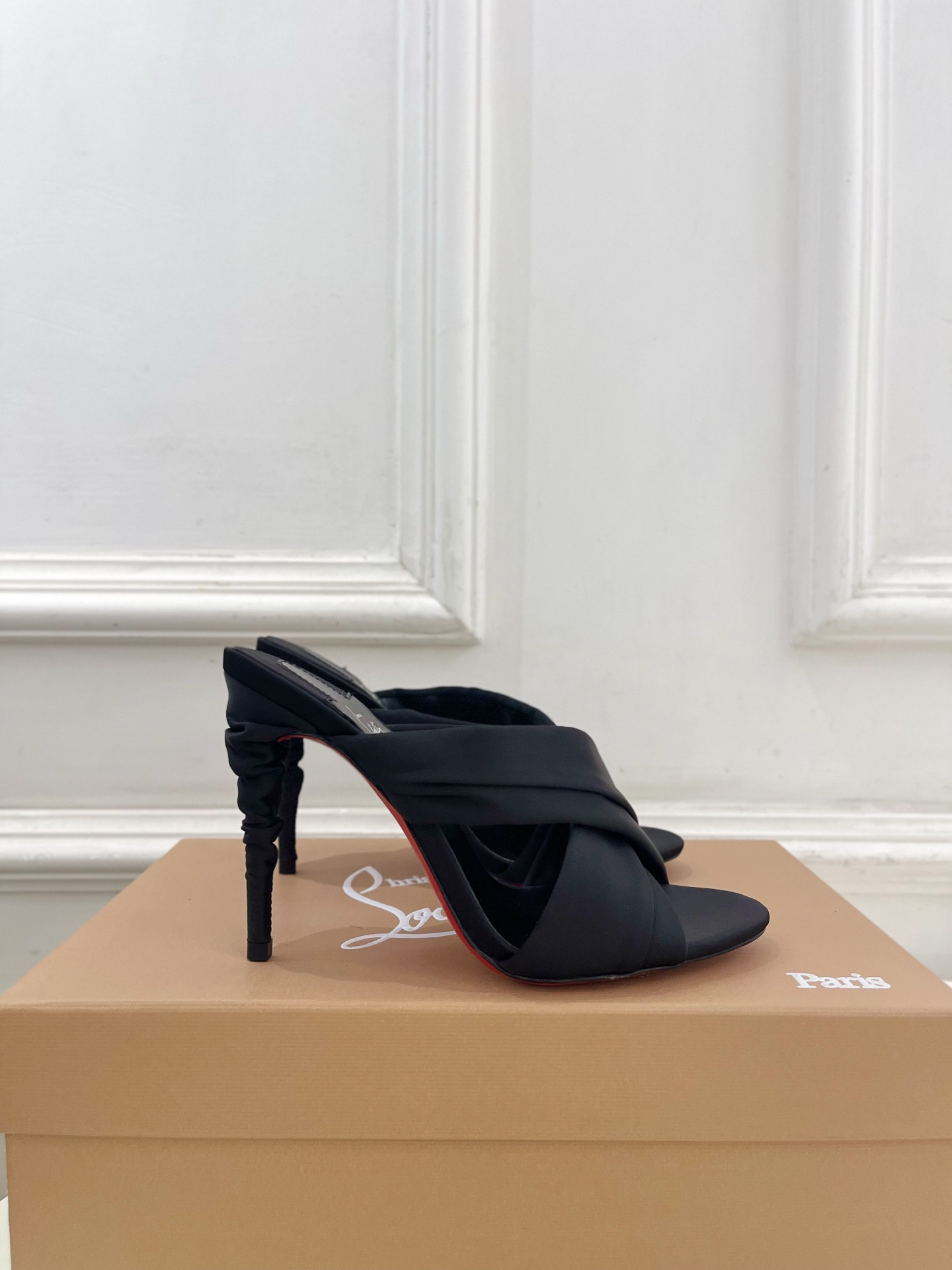 ua Ch**an louboutin affabula 100 slides