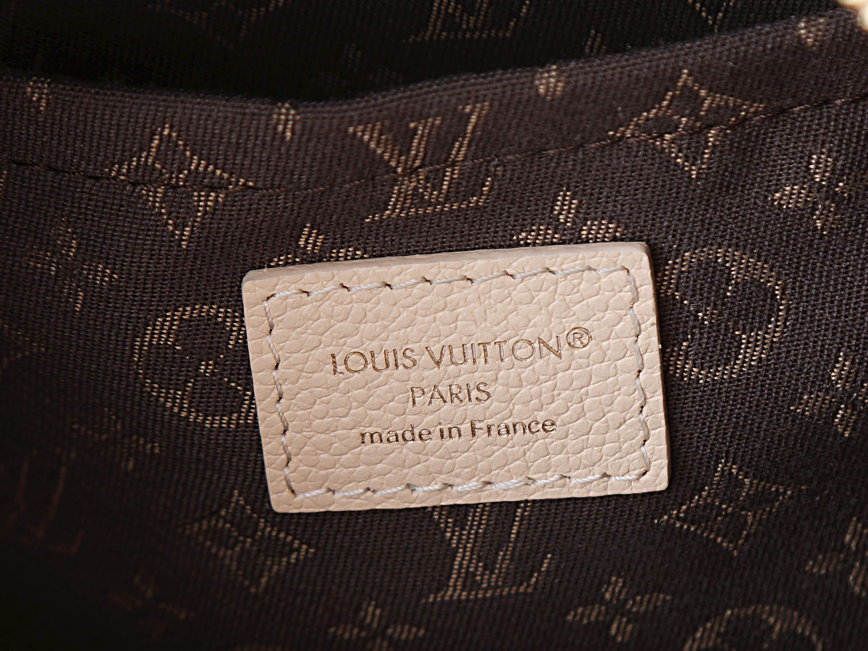 LV Express PM M2A393 26x17x13.5cm