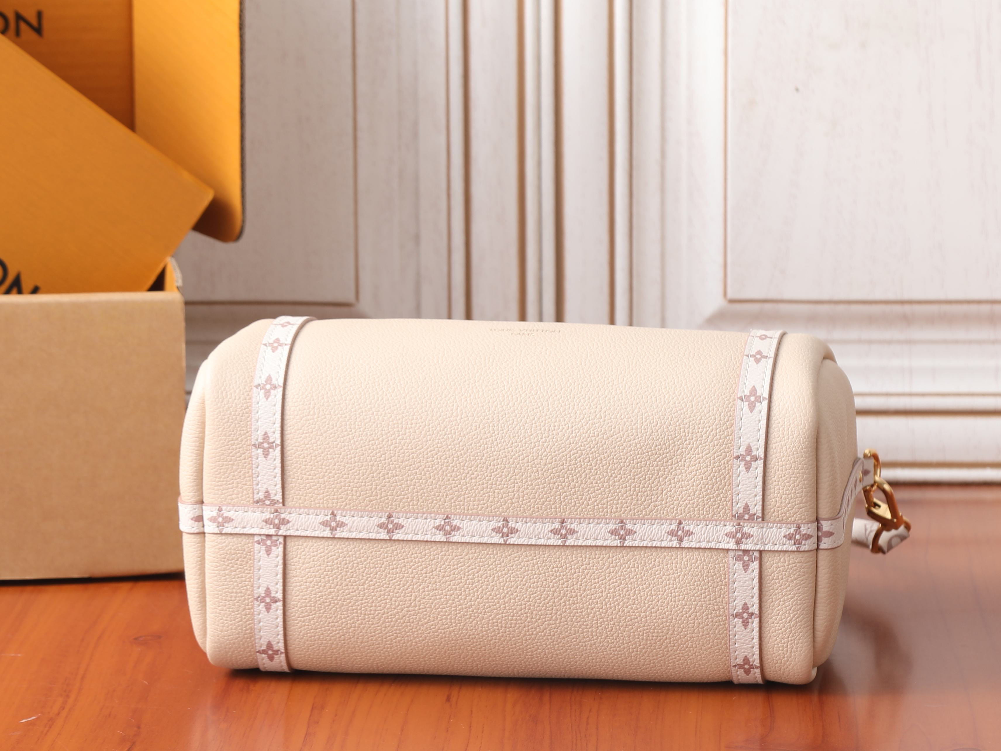LV Express PM M2A393 26x17x13.5cm
