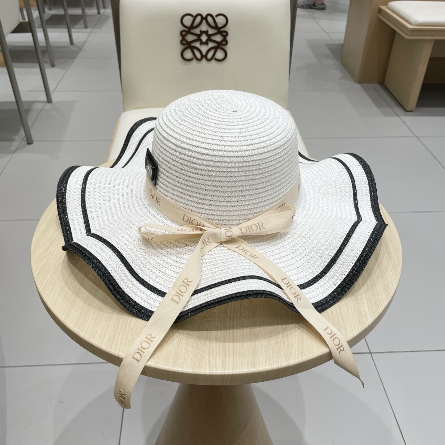 D*or straw hat 57cm head circumference
