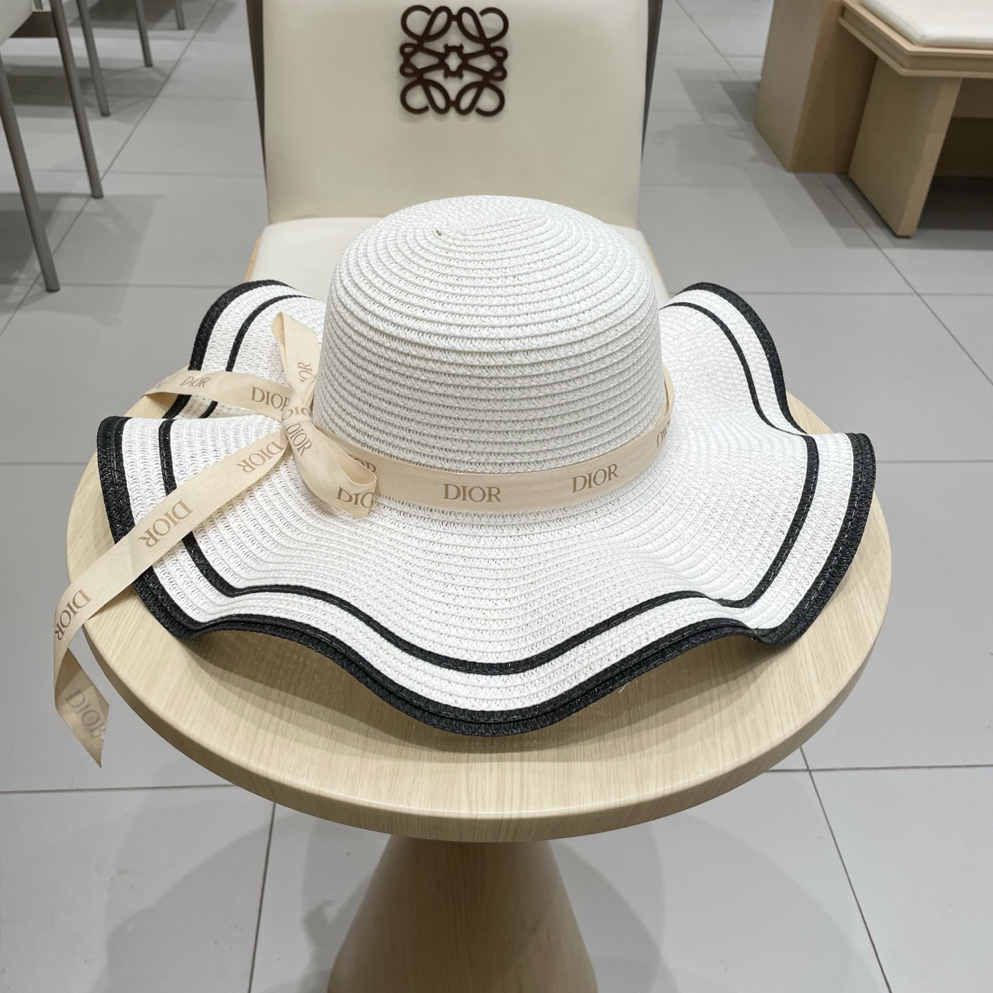 D*or straw hat 57cm head circumference