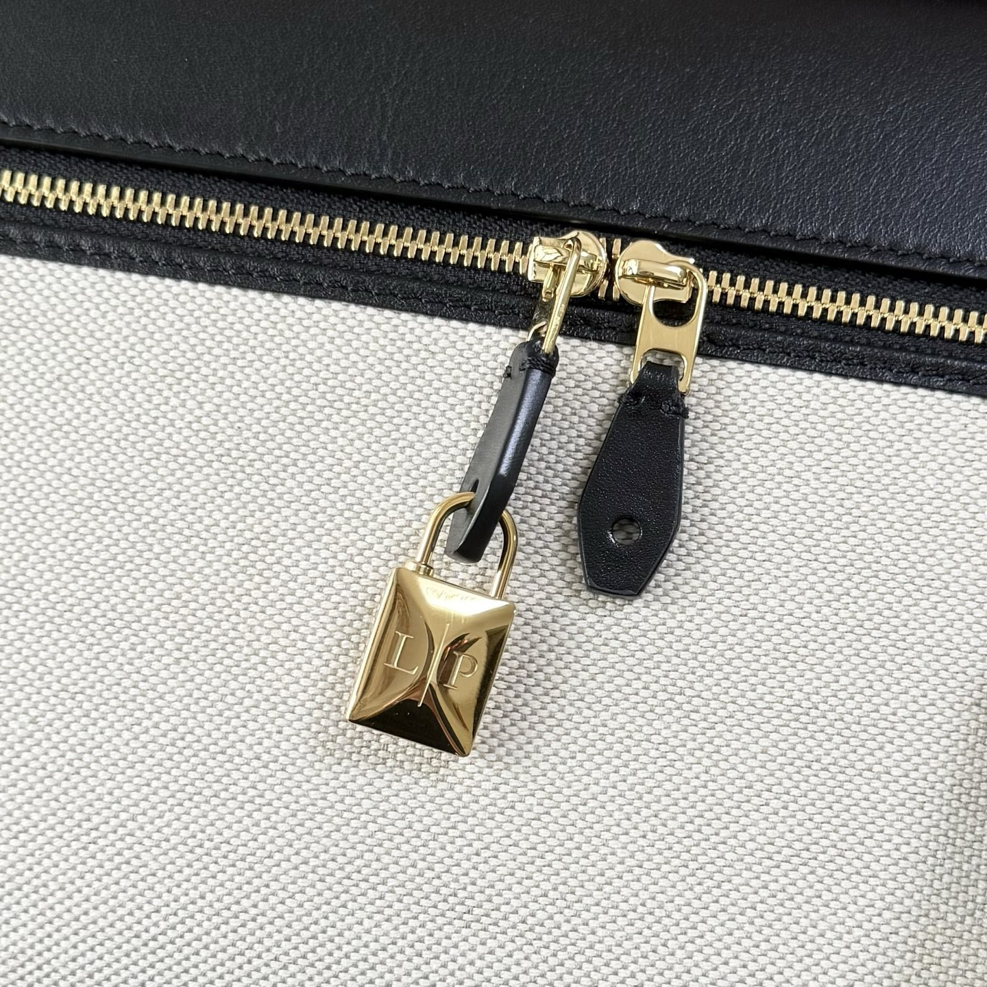 L**o p*ana extra pocket l27 16x27x10cm