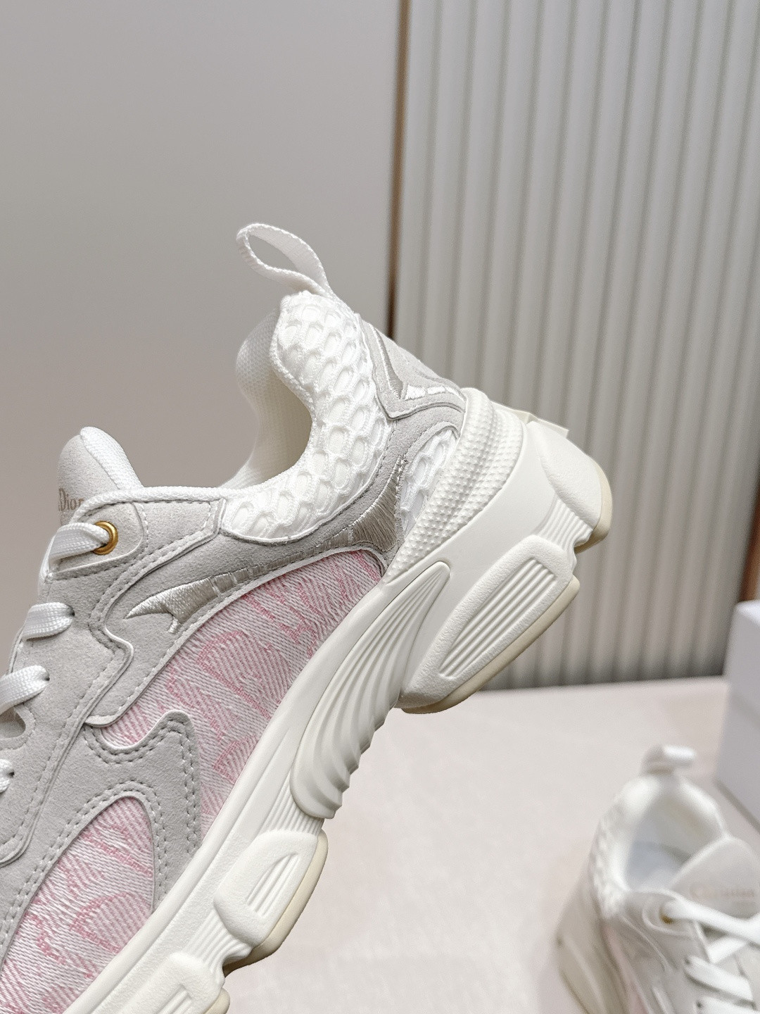 ua D*or vibe sneakers