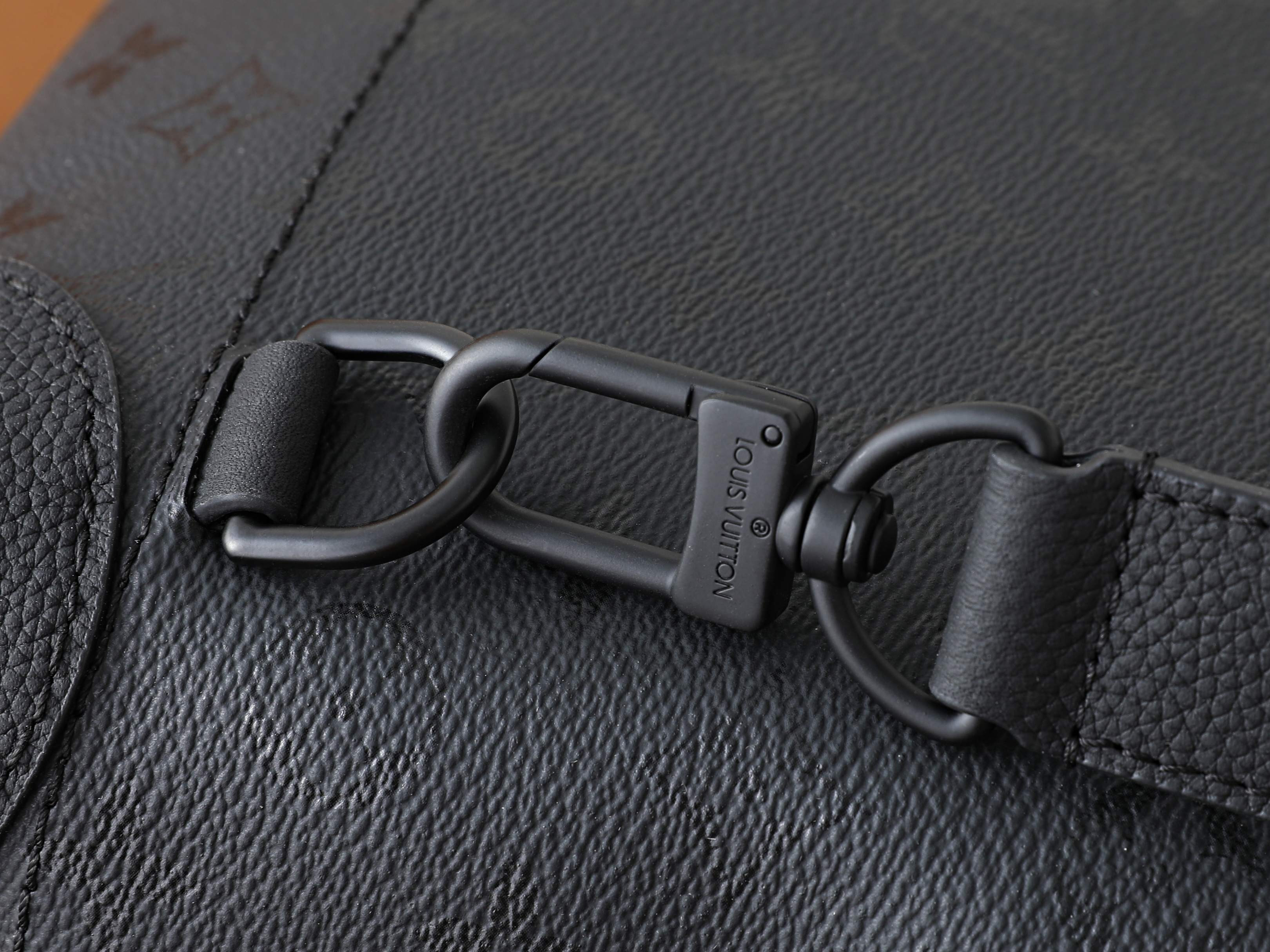 LV Steamer 30 Backpack M2A253 32 x 33 x 14 cm