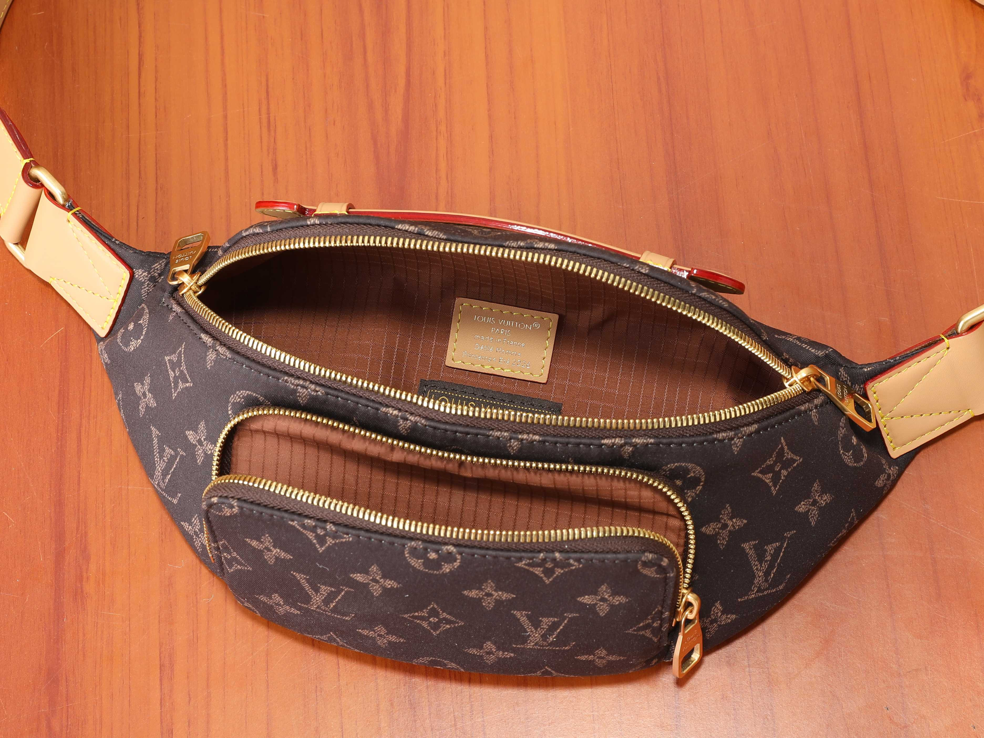 lv rush bumbag l0*is V*t0n silk tech m2a452 30x15x8cm