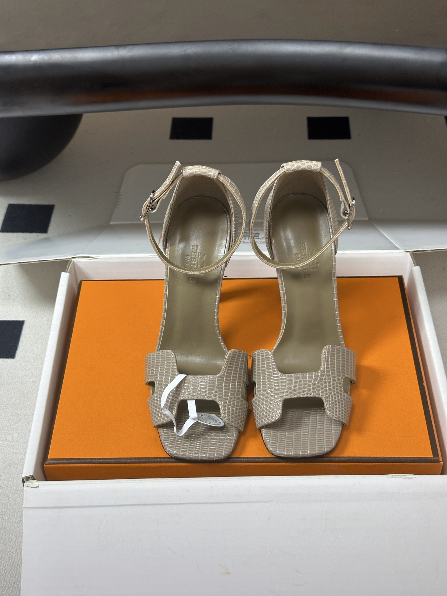 ua H**mes joy 105 sandal