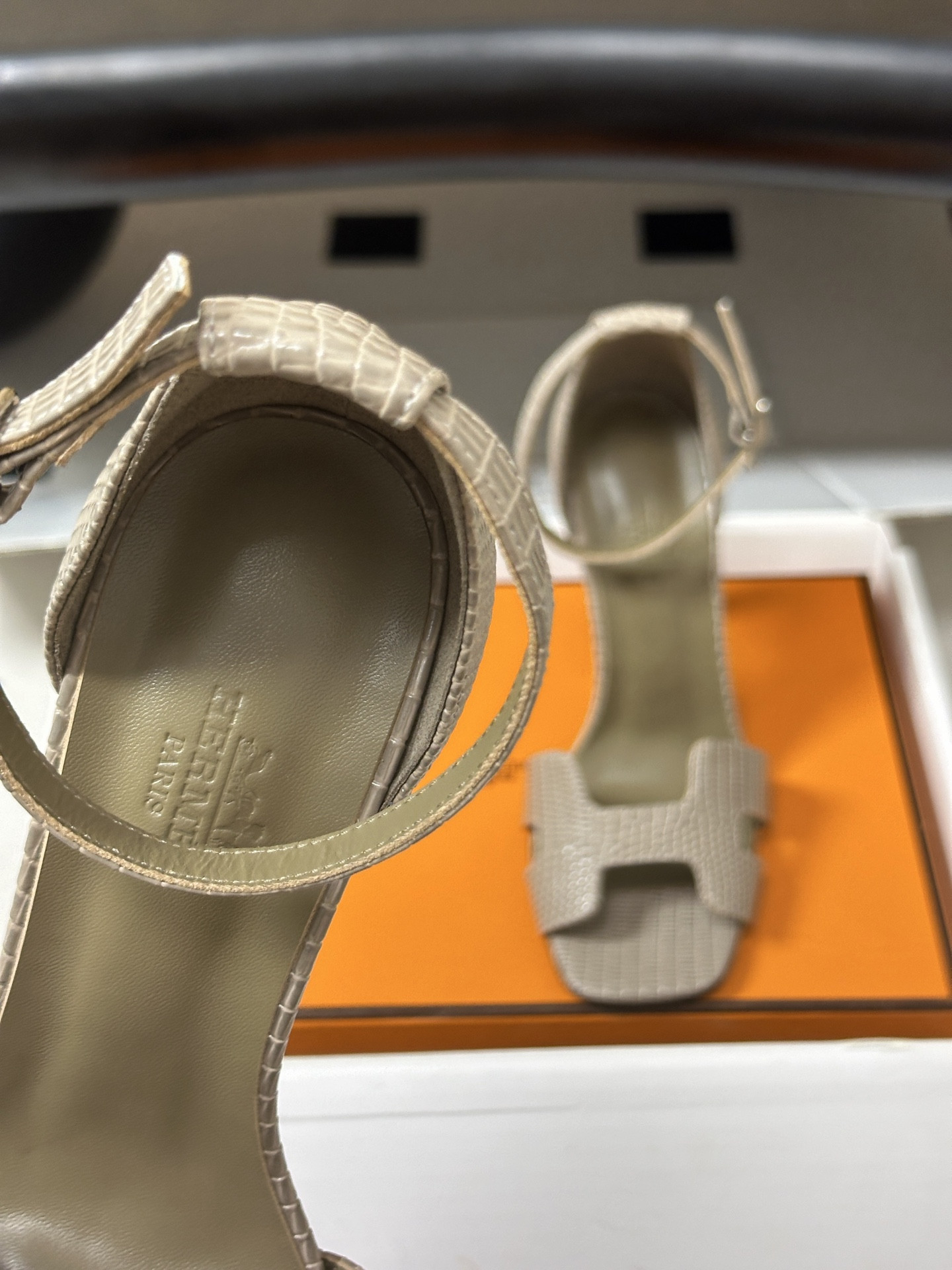 ua H**mes joy 105 sandal
