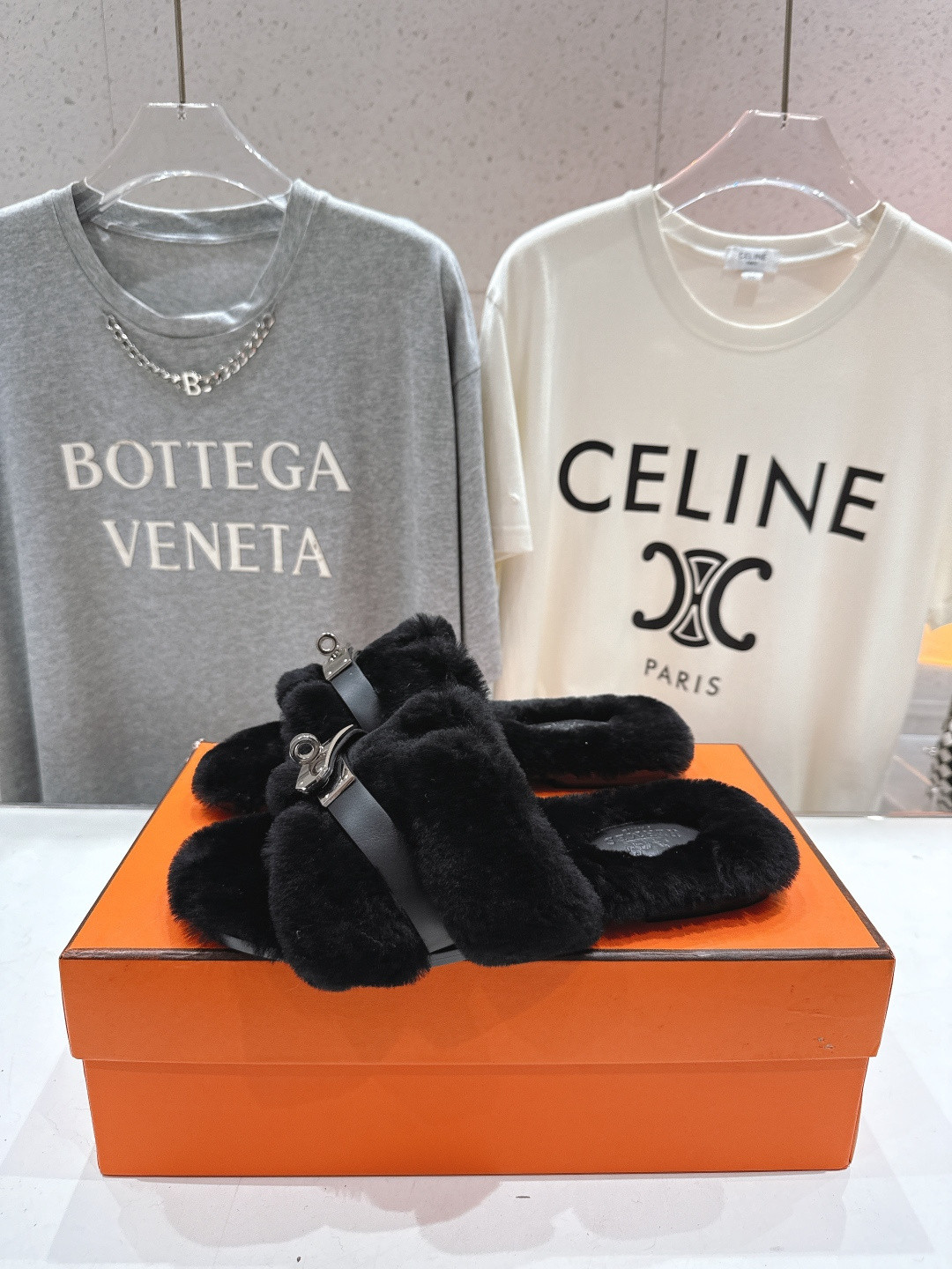 ua H**mes chypre sandals
