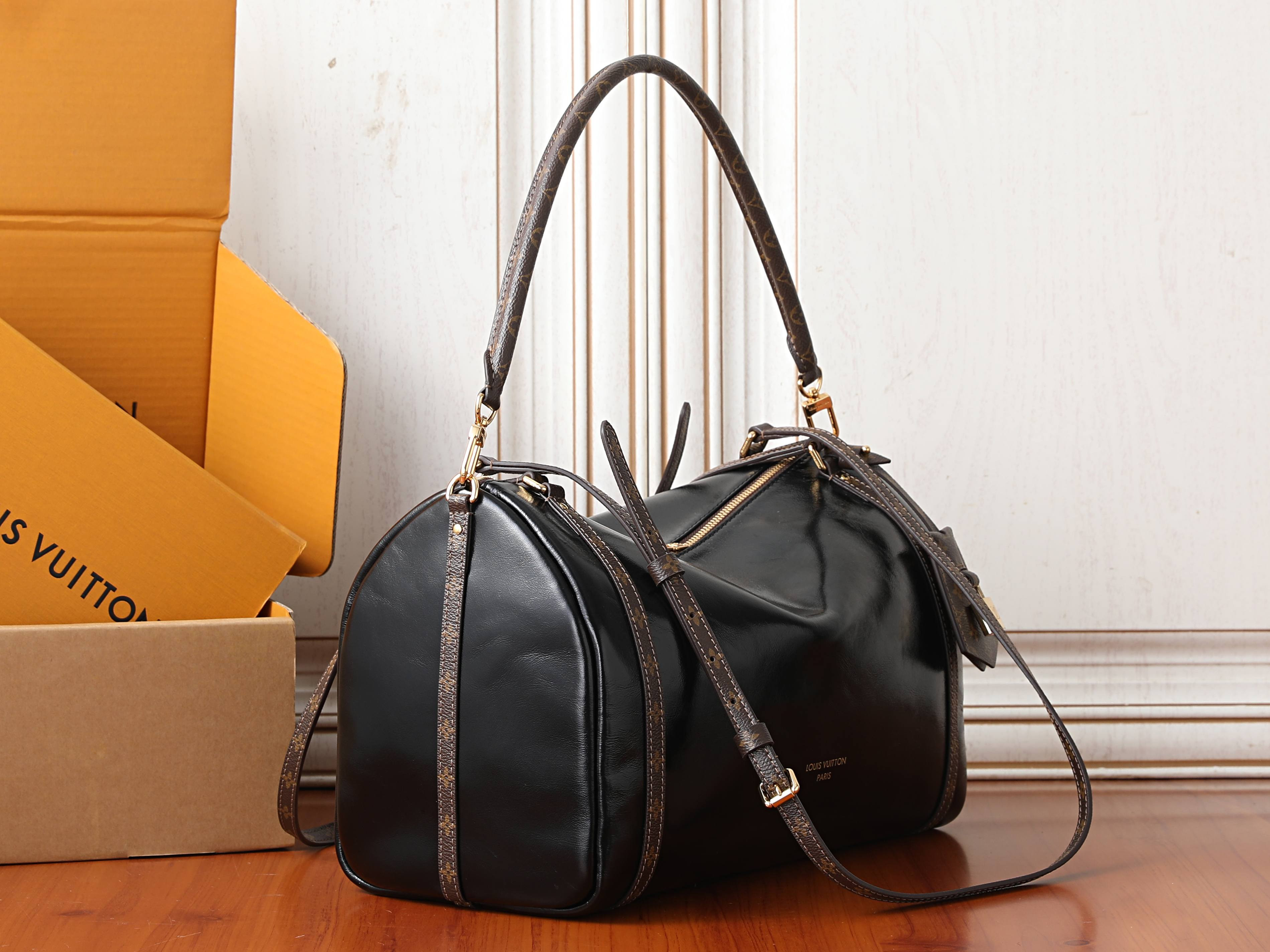 LV Express MM M2B149 36 x 24 x 18.5 cm