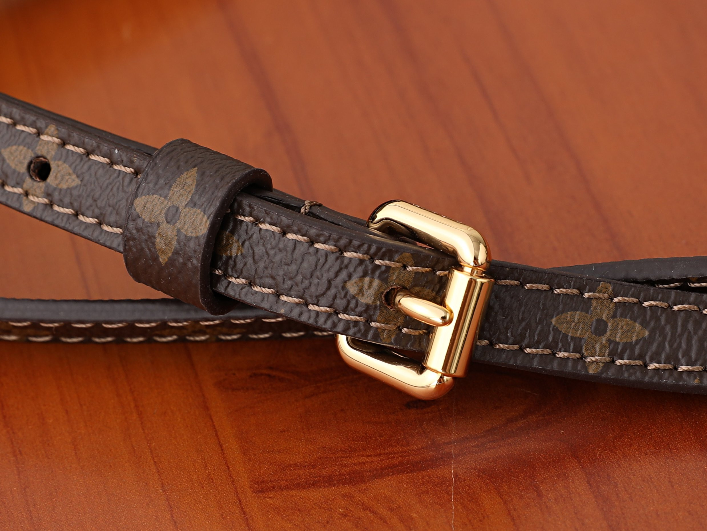 LV Express MM M2B149 36 x 24 x 18.5 cm