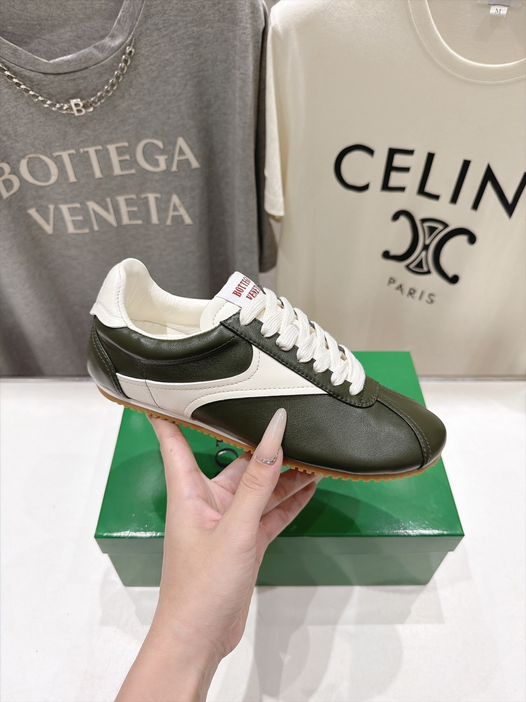 ua bo*te*ga Ve*ne*ta shot sneaker