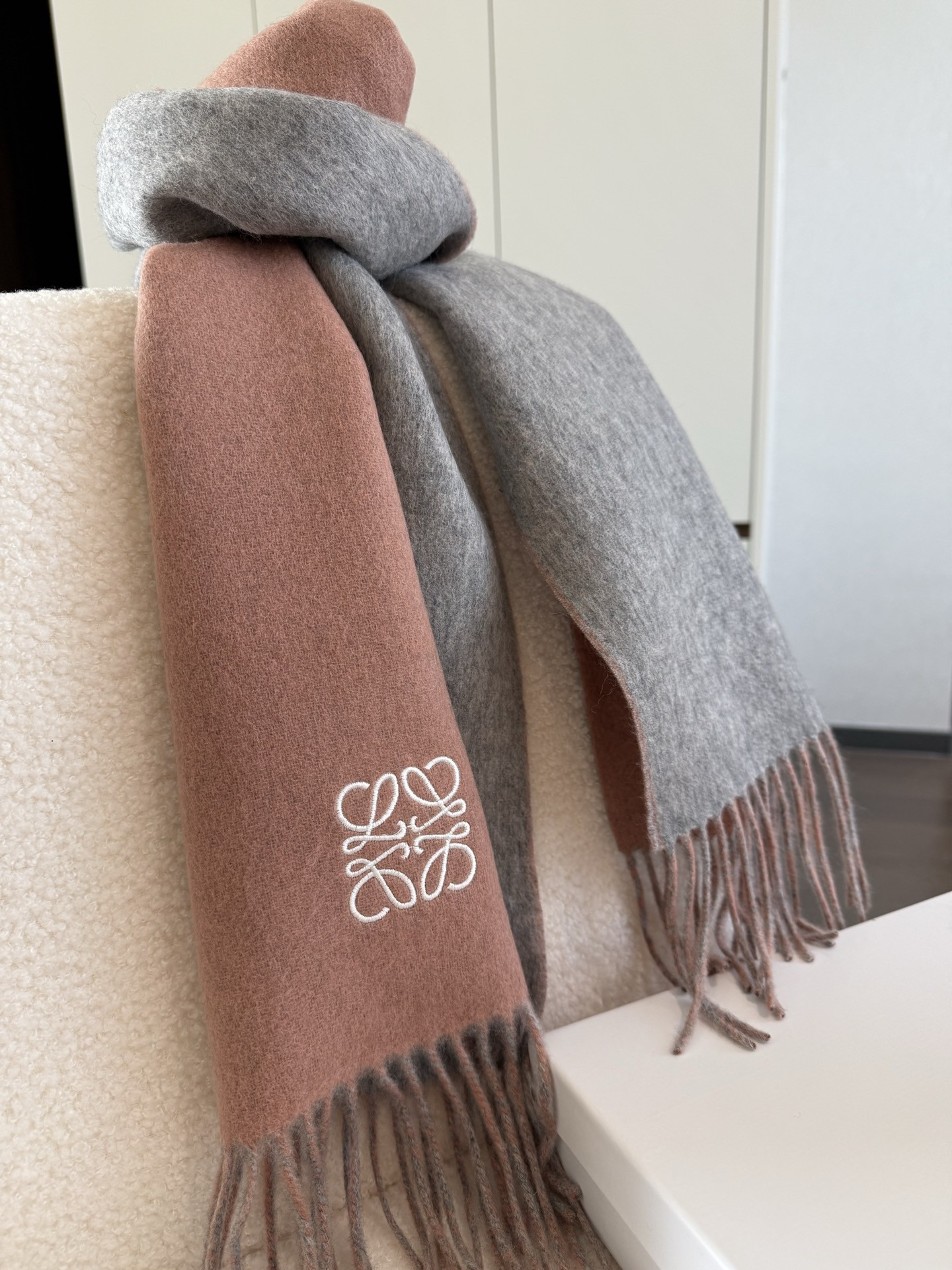 L0ew* scarf 30x180cm
