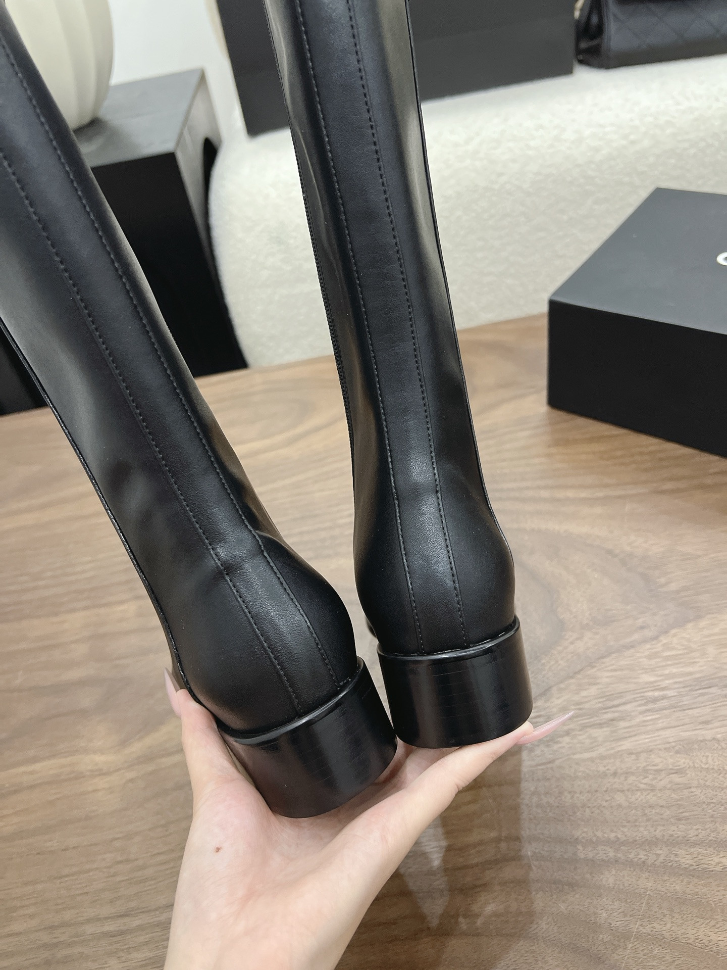 ua Ch*el boot 3.5cm heel