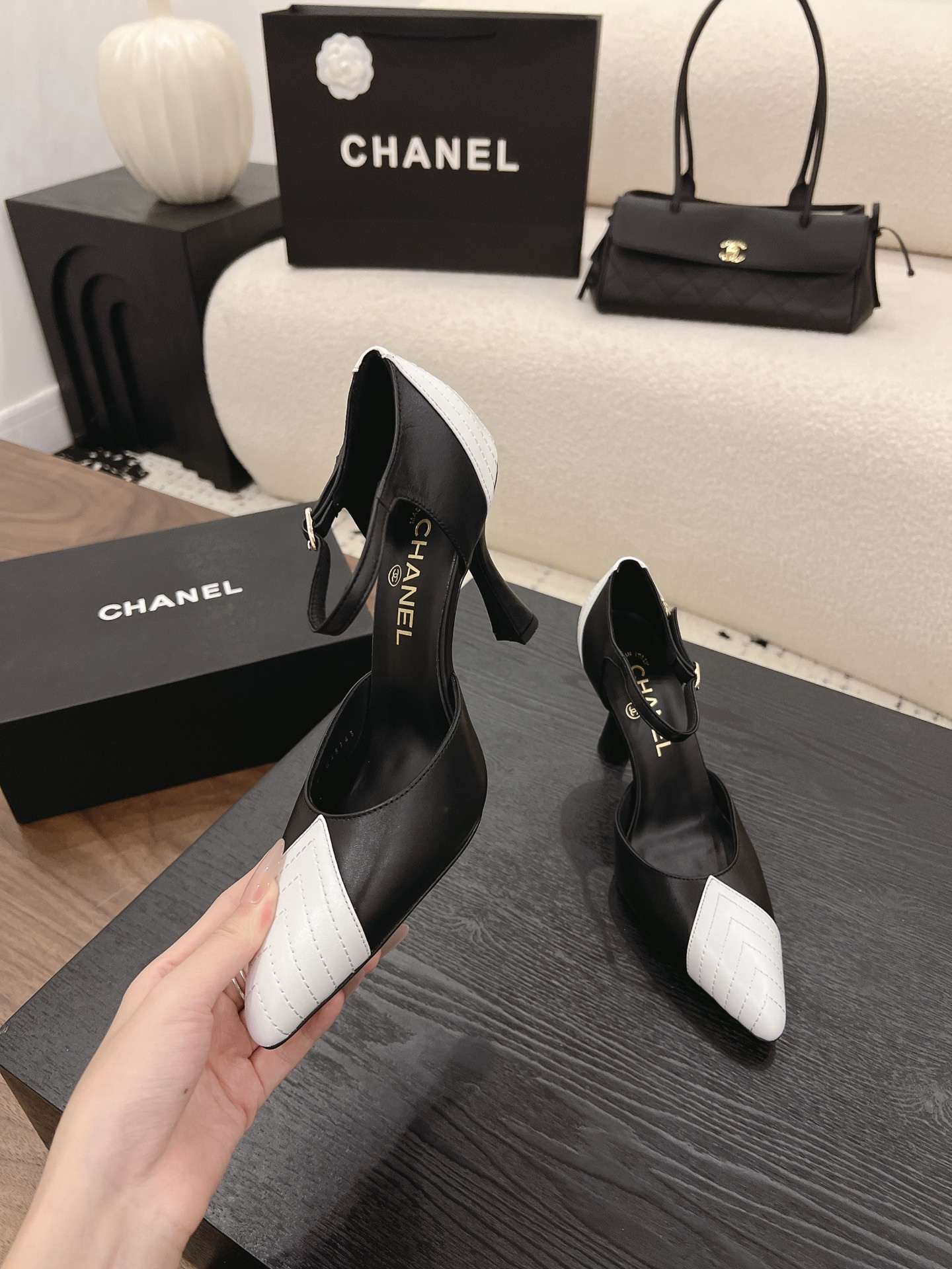 ua Ch*el mary janes