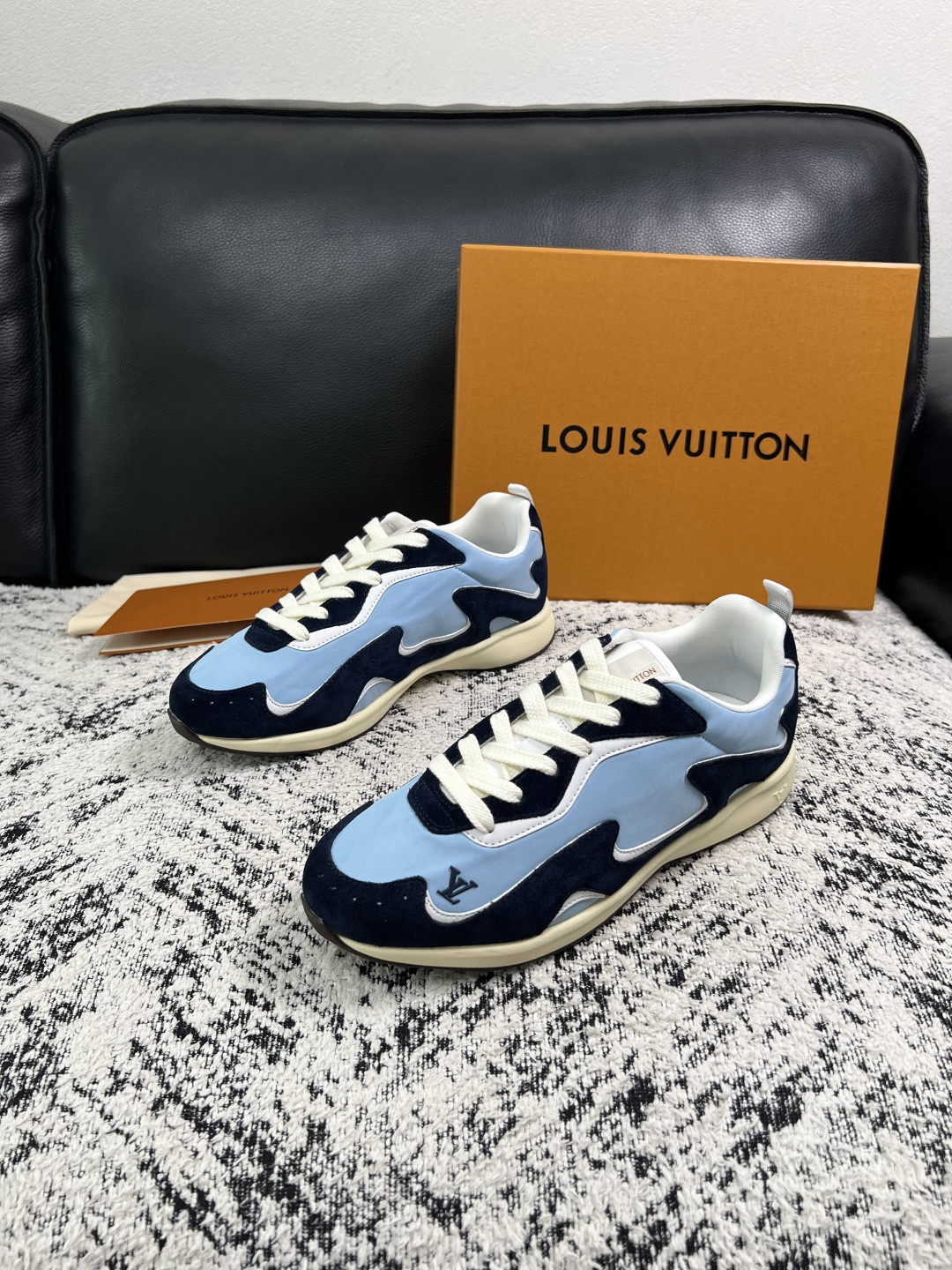 UA LV Drop 300 Sneaker